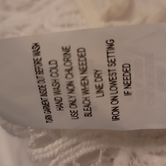 Democracy Sleeveless White Lacy Top - Picture 10 of 10